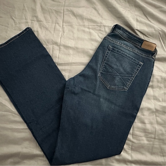 Women’s Aeropostale Curvy Bootleg Dark Wash Jeans Sz 8L - Picture 2 of 2